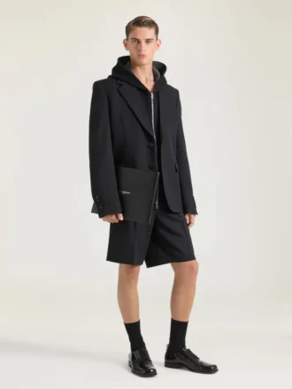 レザー製「Antigona」エンボス加工 ラージポーチ