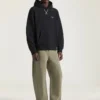 フリース素材の「Couture Seam」フーディ(Givenchy Parisの刺繍入り) フリース素材の「Couture Seam」フーディ(Givenchy Parisの刺繍入り)