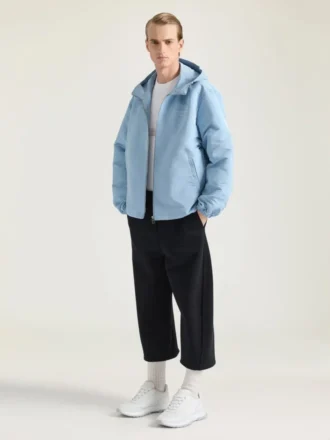 光沢のあるパッド入りレザー製スニーカー