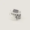 メタルとエナメル製のGivenchy テープ イヤーカフ メタルとエナメル製のGivenchy テープ イヤーカフ