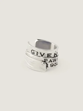 メタルとエナメル製のGivenchy テープ イヤーカフ