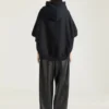 Givenchyのテーププリントをあしらったフリース素材のフーディースウェットシャツ Givenchyのテーププリントをあしらったフリース素材のフーディースウェットシャツ