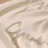 シルクジャカード製のスクエアモチーフにGivenchyのシグネチャー シルクジャカード製のスクエアモチーフにGivenchyのシグネチャー