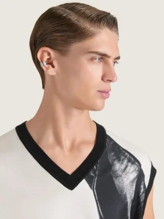 メタルとエナメル製のGivenchy テープ イヤーカフ
