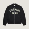 サテン素材のクチュール・シーム・ボンバー、Givenchy Parisの刺繍入り サテン素材のクチュール・シーム・ボンバー、Givenchy Parisの刺繍入り