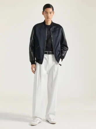 レザーとサテン製のボンバージャケット。Givenchy Parisの刺繍入り