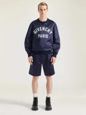 サテン素材のスウェットシャツ（Givenchy Parisの刺繍入り）