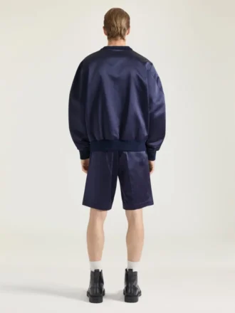 サテン素材のスウェットシャツ（Givenchy Parisの刺繍入り）