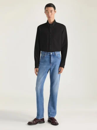 Givenchyの刺繍をあしらったポプリン素材のSlim Fitシャツ