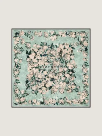 ローズプリントのシルク製スクエア
