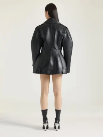 レザー製 絞り込みデザインのバイカージャケット