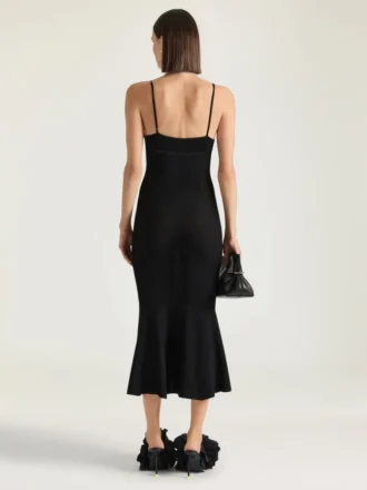 透かし編みのミディドレス