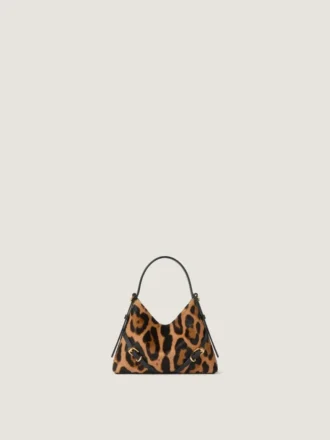 ポニー風レザーにヒョウ柄をあしらった「ナノ・Voyou Bag」