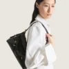 光沢のあるレザー製Voyou Bag